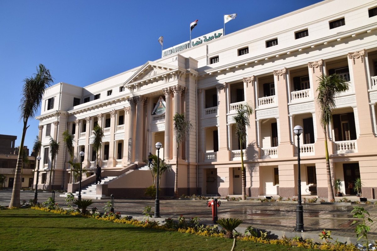 رئيس جامعة بنها : تشكيل لجنة مركزية لقياس الأثر البيئي و الحياد الكربوني