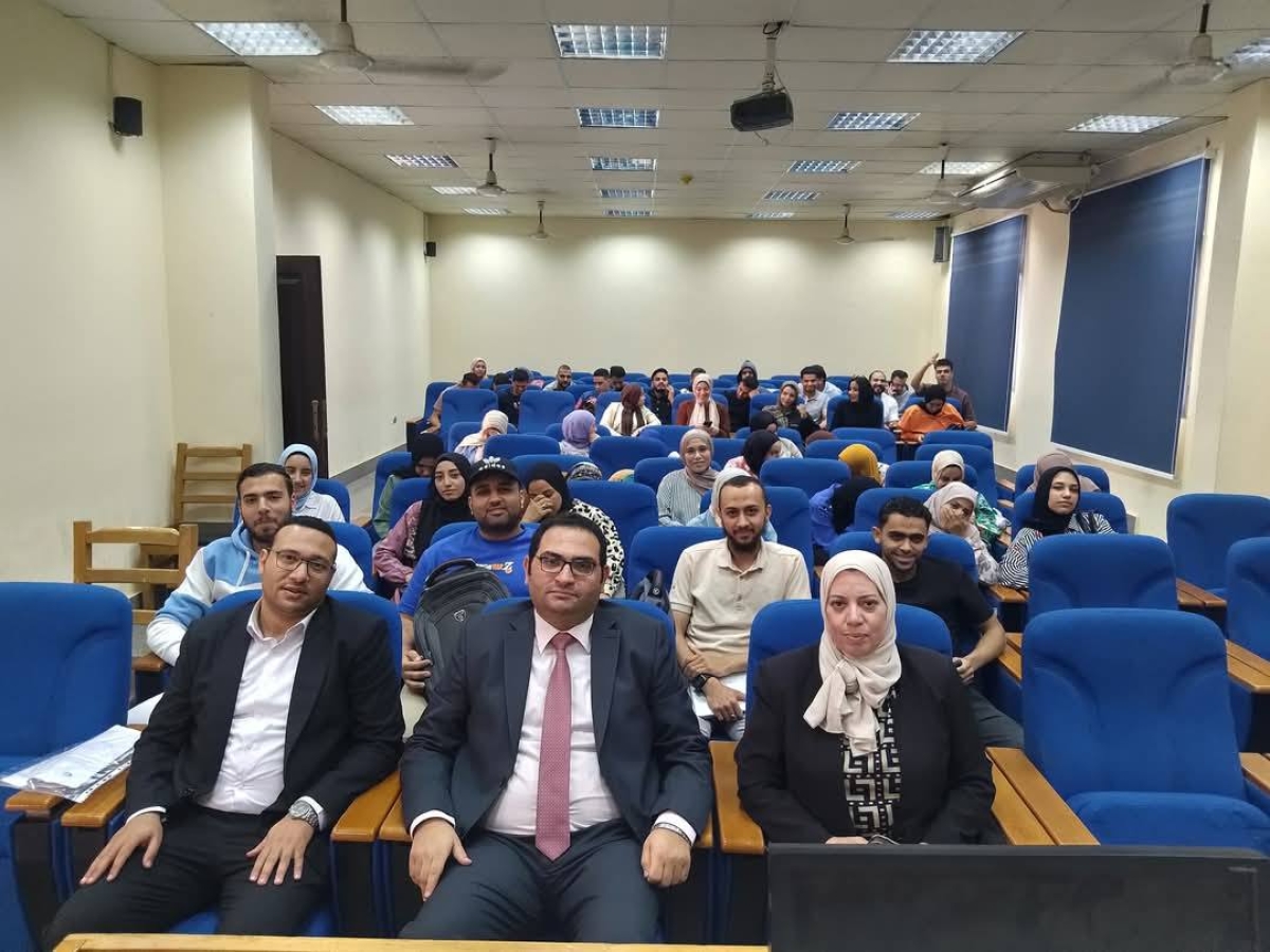 &quot; التوعية بفكرة حقوق الإنسان من منظور قانوني و صحي &quot; ندوة بتمريض بنها