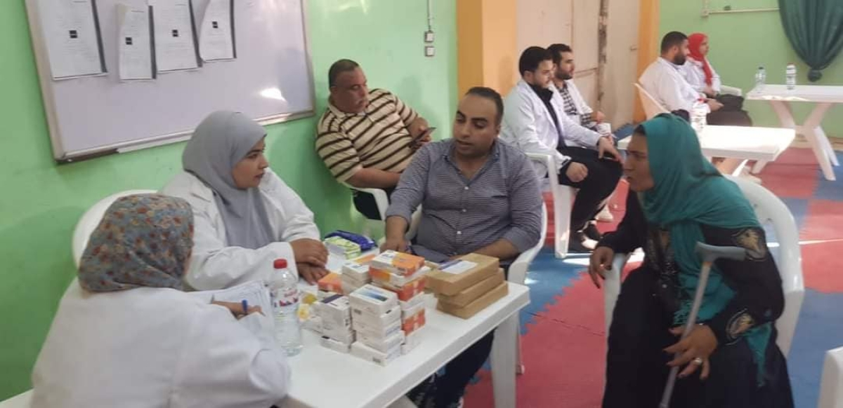 فى إطار مبادرة " احنا معاك ": جامعة بنها تنظم قافلة طبية بقرية كفر عابد مركز طوخ