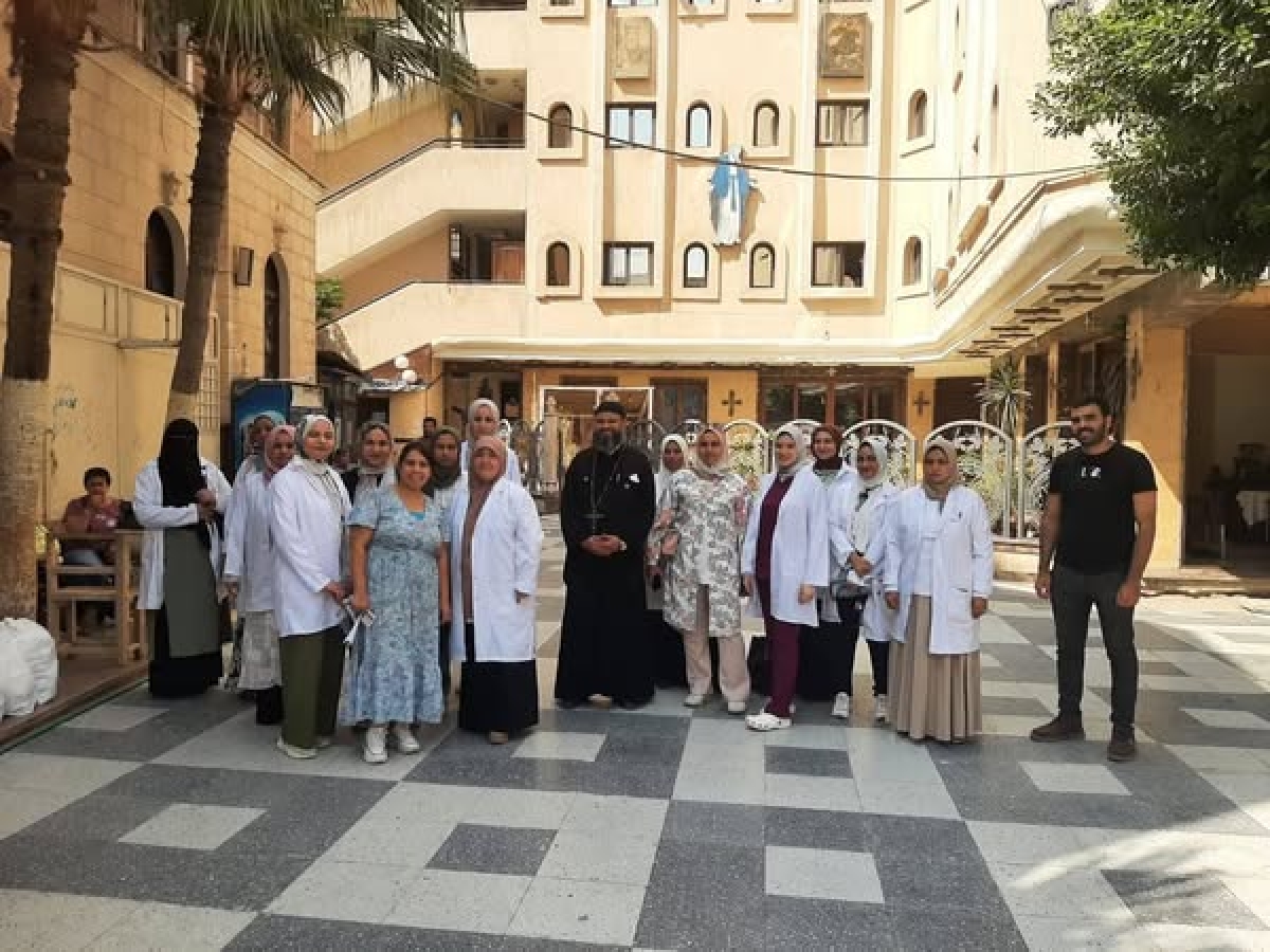 جامعة بنها تواصل فعاليات مبادرة &quot;لمسة وفاء&quot; وتطلق قافلة طبية بكنيسة القديس نيقولاوس ببنها