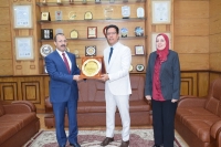 تقدير لجهودته وإسهاماته الفعاله : مجلس جامعة بنها يكرم نائب رئيس الجامعة لشئون خدمة المجتمع وتنمية البيئة
