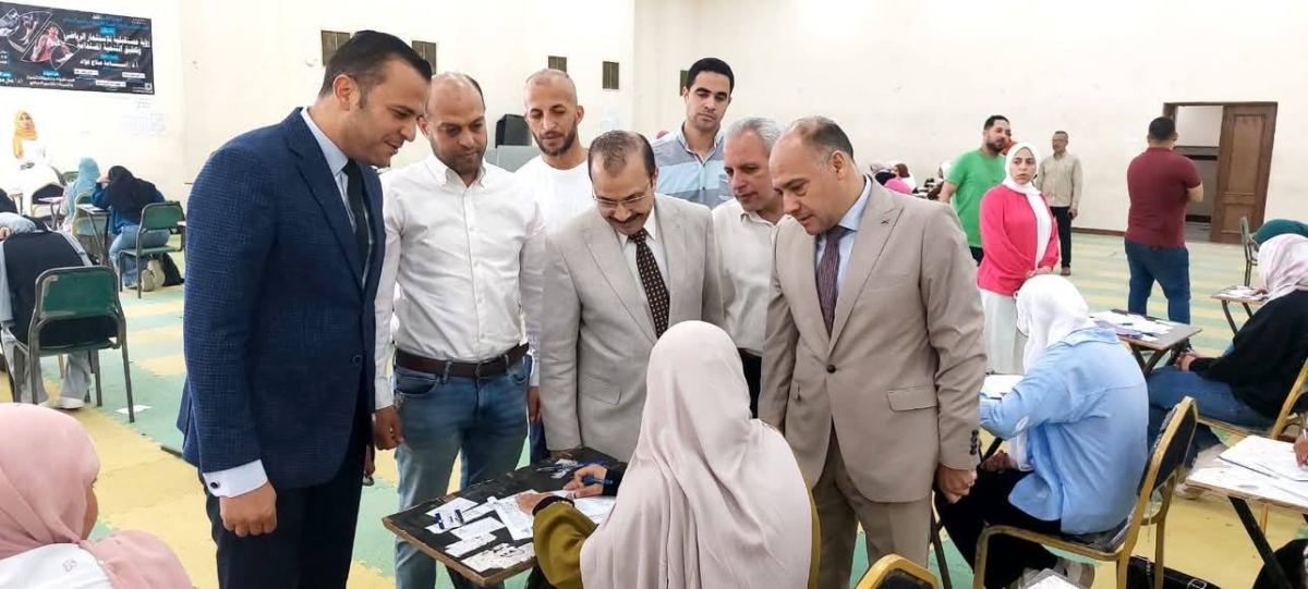 نائب رئيس جامعة بنها لشئون خدمة المجتمع وتنمية البيئة يتفقد سير امتحانات الفصل الدراسي الثاني